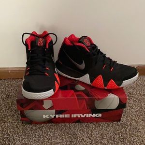 Nike Kyrie 4 Men’s Basketball Shoe